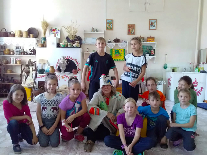 Воспитанники Петровск-Забайкальского центра помощи детям познакомились с народными промыслами